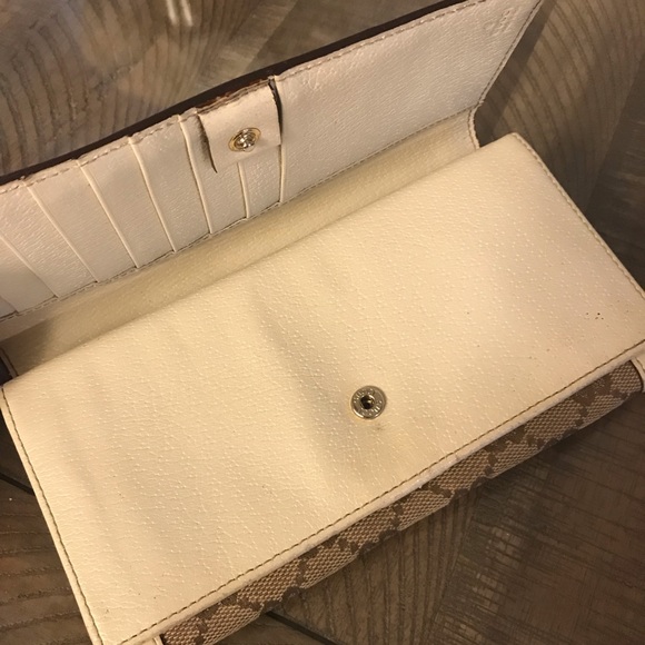 Authentic Gucci Bifold Wallet - Picture 13 of 16